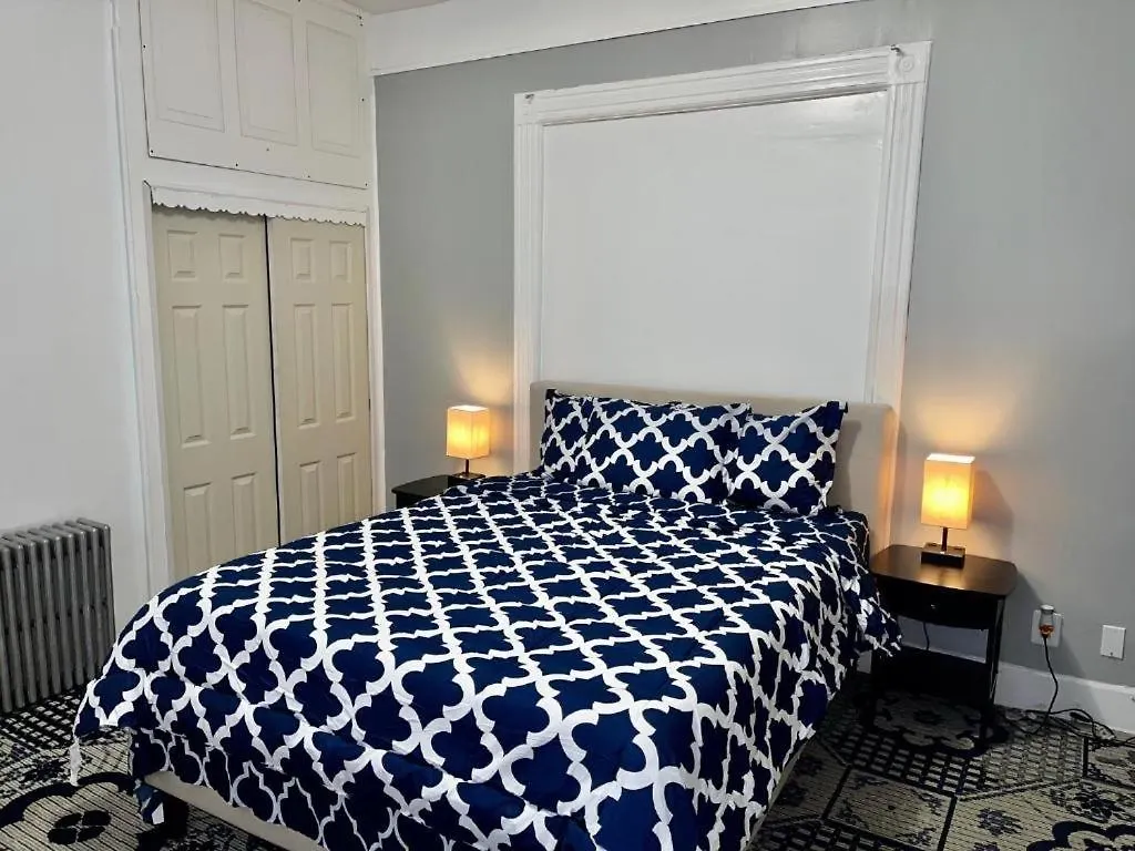 Two Stops To Manhattan, 3 Bedroom Apt In Lic New York Apartment